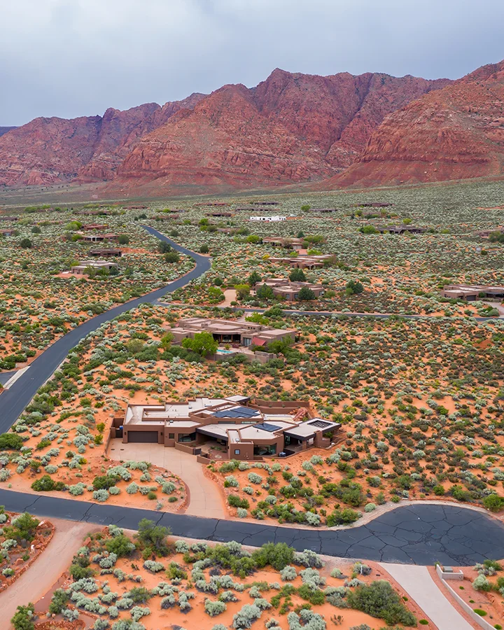 A desert-modern home in Ivins